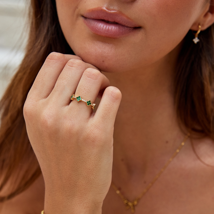 Pierścionek szczęścia z koniczyną i kryształami